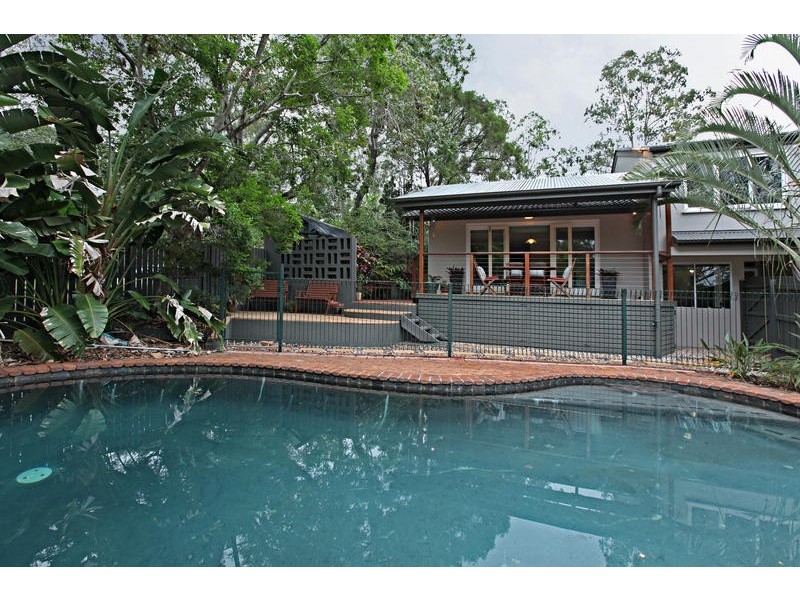 99 Akuna Street, Kenmore QLD 4069